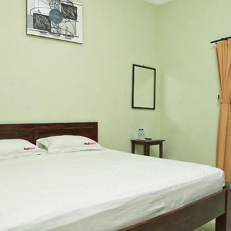 Hotel Reddoorz @ Mataram Kuta 3 Exterior foto